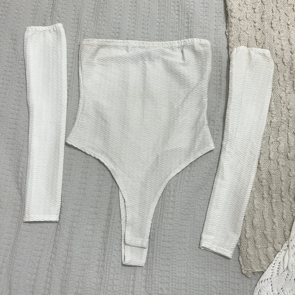 Prettylittlething strapless white Bodysuit with removable sleeves